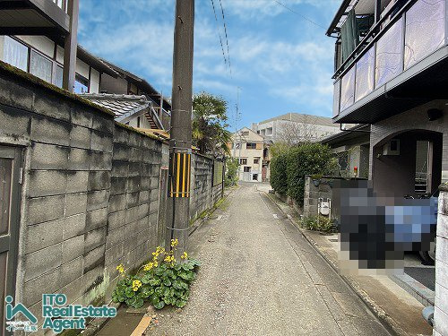 吉田本町　土地の前面道路含む現地写真