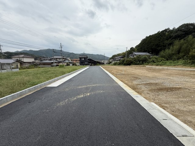 津山市平福　売土地　67坪の前面道路含む現地写真