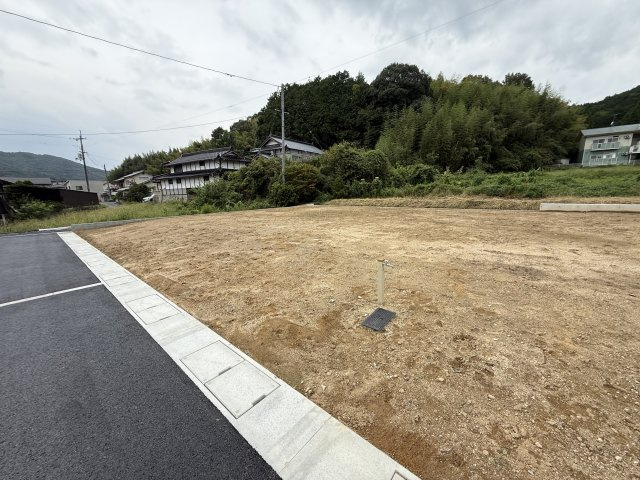 津山市平福　売土地　67坪の前面道路含む現地写真