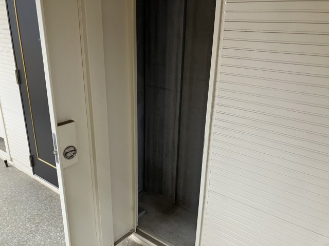 アメニティマンションの収納|お部屋の外にも収納あります