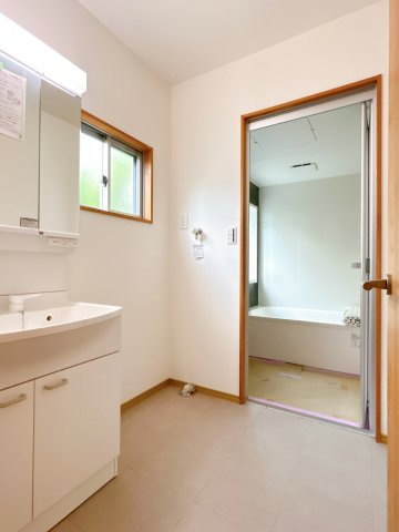 リフォーム済中古戸建　本巣市文殊　昭和59年築の独立洗面台