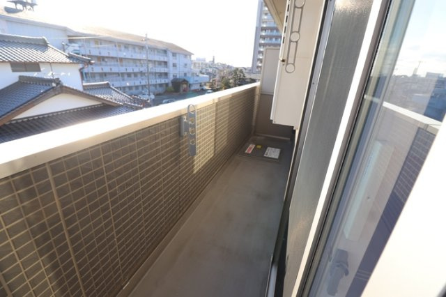 熊本市南区近見３丁目のアパートのバルコニー