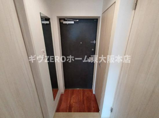 プレジオ荒本新町　仲介手数料無料の玄関