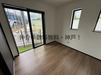 【洋室】 | 神戸市須磨区北須磨タウン　新築戸建I-4号棟　仲介手数料無料！ | 落ち着いた色調の洋室です
