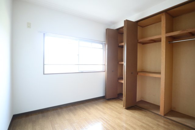 サンローレル生駒の居間・リビング