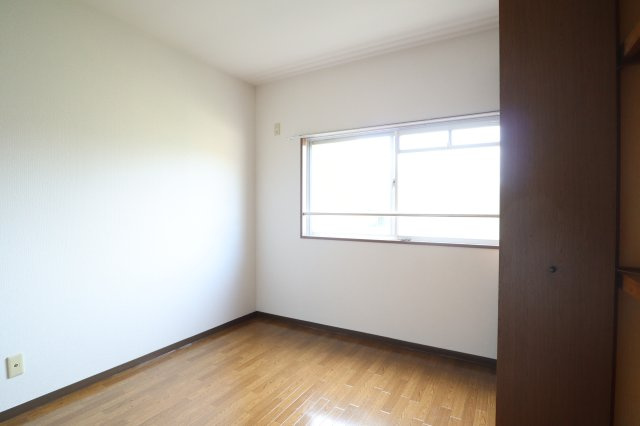 サンローレル生駒の居間・リビング