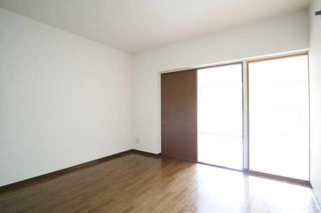 サンローレル生駒の居間・リビング