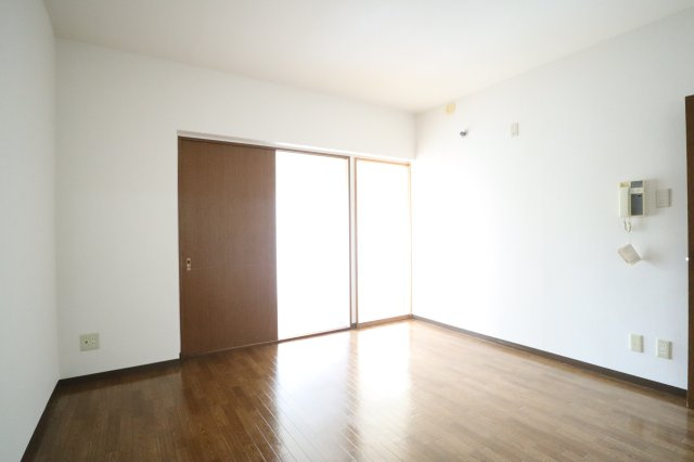 サンローレル生駒の居間・リビング