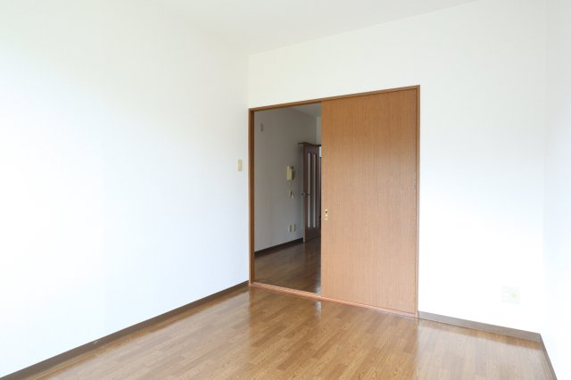 サンローレル生駒の居間・リビング