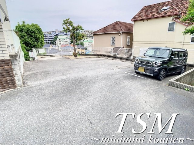 ツインコート　Ｂ棟の駐車場