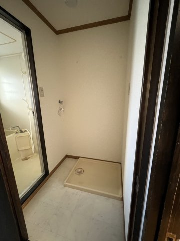 ルナハイツ　Part5の設備|脱衣室　洗濯機置き場