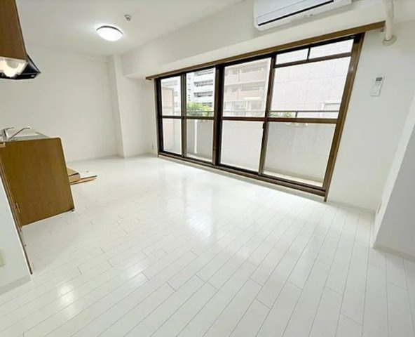 パークモダン新大阪（サムティ新大阪WEST）の居間・リビング