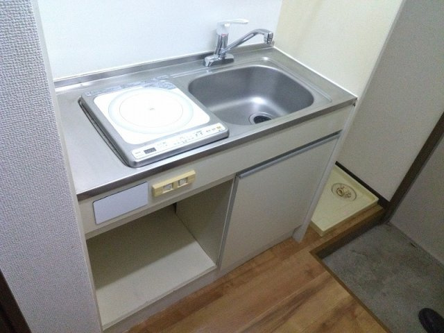 厚木市三田のアパートのキッチン