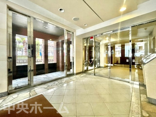 コアマンション御徒町フリージオの防犯設備|【オートロック】オートロックシステムでセキュリティ充実。当たり前ですが、安全で安心して暮らすのって大事ですよね。お探しのご条件でオートロック付きの物件を探す方も多いですがやはりセキュリティは大事です。