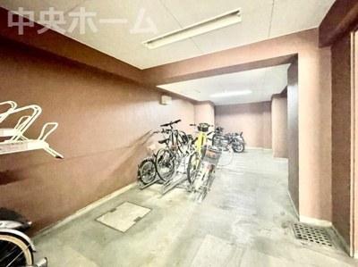 【駐輪場】 | コアマンション御徒町フリージオ | 【自転車置き場】最新の空き状況や費用などの詳細は担当スタッフまでお問い合わせください。
