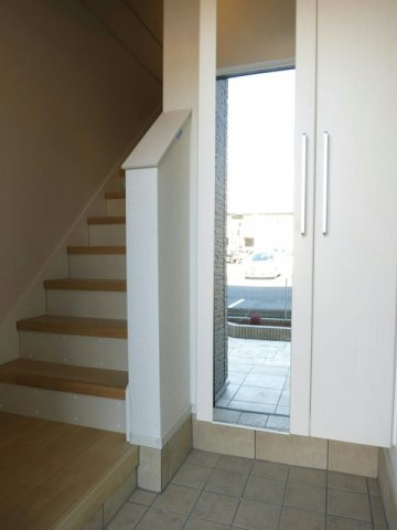 オルタンシアⅡの玄関