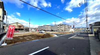 【前面道路含む現地写真】 | Livele Garden.S堺市東区大美野6期　1号棟 | 全居室南に面しているので一日中明るく暖かです。（2025年12月26日撮影）