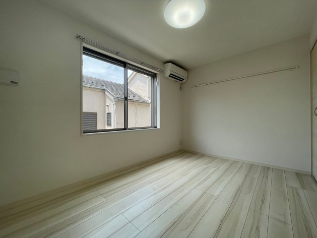 コロンの内装|別号室イメージの為、現状を優先致します。