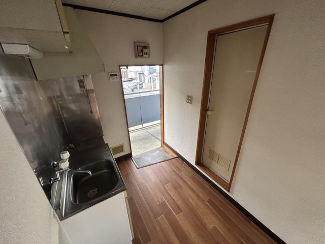 第3光丸荘の玄関
