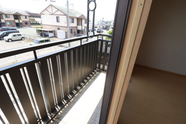 熊本市西区野中３丁目のアパートのバルコニー