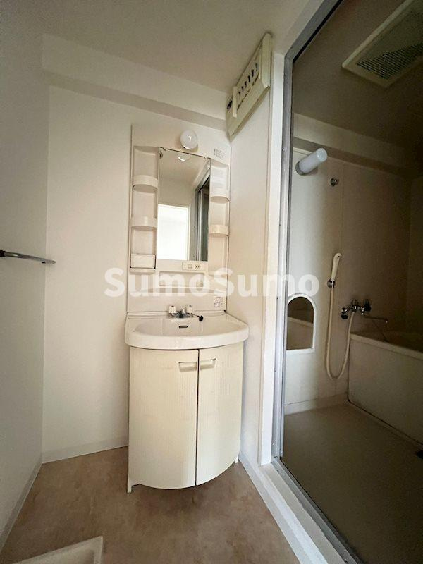 フローライト桜川の洗面所|広い洗面スペース