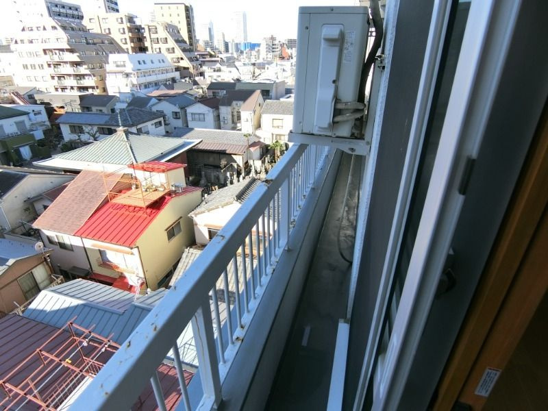 鶯谷富士パームのバルコニー