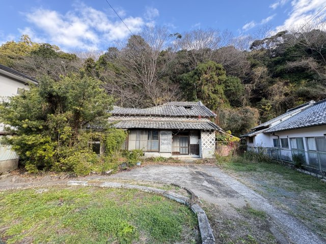 売土地　賀茂郡松崎町の外観|現況は建物があります。