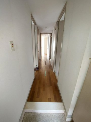 【その他】 | 市川大野パークハウス | 玄関より廊下側を撮影