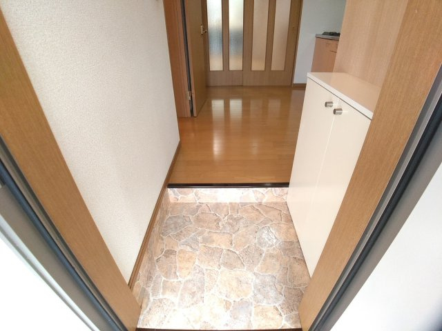パレス小沢7の玄関