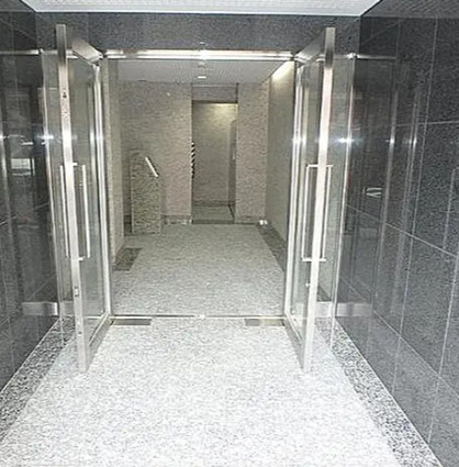 アルカディアⅤのエントランス