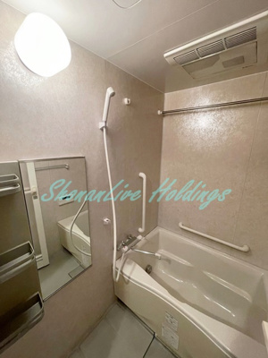 【浴室】 | アバンサール湘南 | 清潔感のあるお風呂です♪