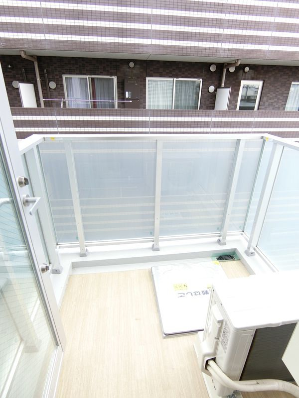 ディアレイシャス三軒茶屋 のバルコニー