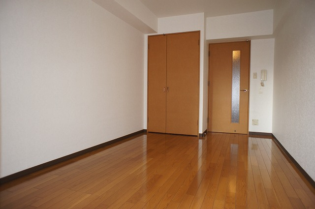 エンクレスト西公園の居間・リビング|使いやすいリビングです