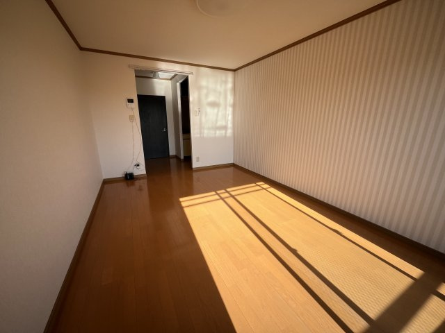 ルナハイツ　Part5の洋室|ストライプのアクセントクロス