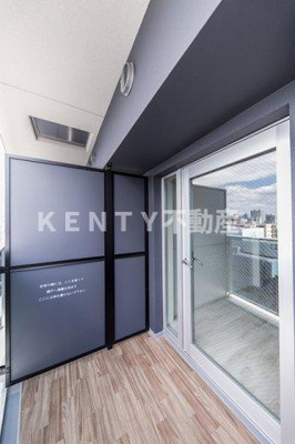 【バルコニー】 | ライオンズフォーシア五反田 | 外からの目が気にならないバルコニーで洗濯物が干せます