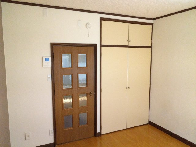 ラッキーハイツの洋室