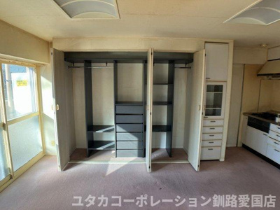 【収納】 | 浦見ポートビューマンション136号室 | リビングに広々収納なんて使い勝手良さそう☆