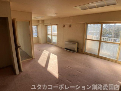 【居間・リビング】 | 浦見ポートビューマンション136号室 | 南西向きで日当たり良好☆