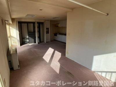 【居間・リビング】 | 浦見ポートビューマンション136号室 | リビングなんと20帖！！！！