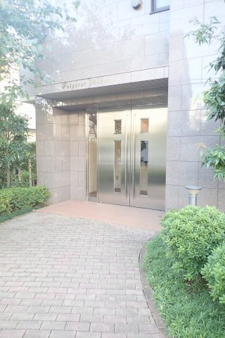 フルグラール池袋のエントランス