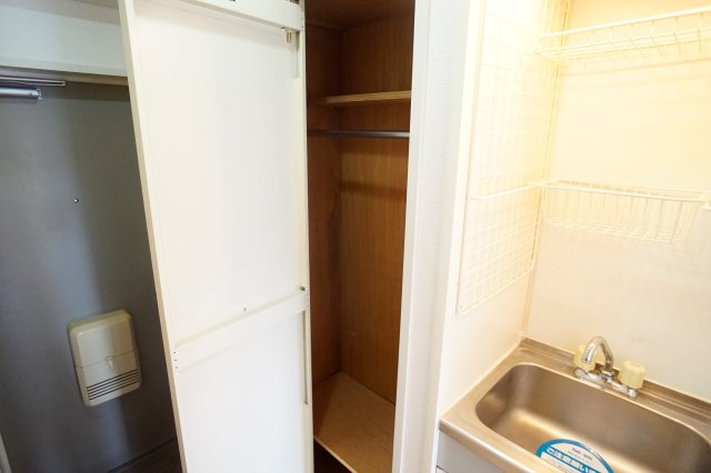 シティパレス東生駒ＰＩＩＩＣ棟の収納