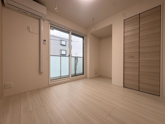 川崎市多摩区菅北浦１丁目のアパートの洋室