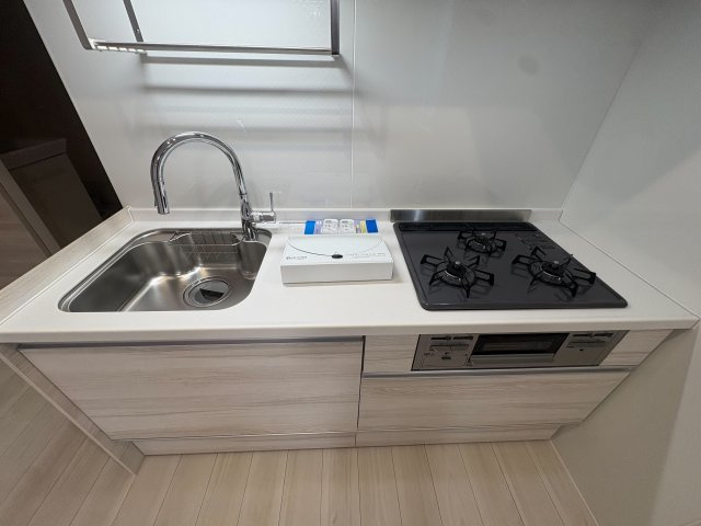 川崎市多摩区菅北浦１丁目のアパートのキッチン