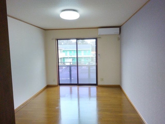 レジデンス翔の居間・リビング|他室参考写真