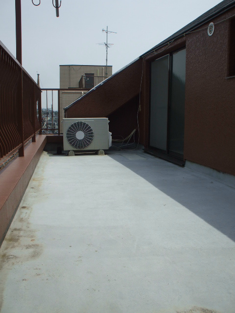 小作ビルのバルコニー