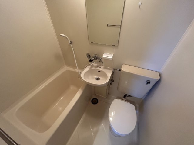 井上ビルの浴室