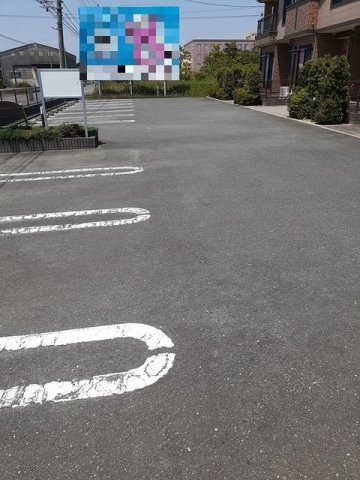 ローレル・オリンピアの駐車場