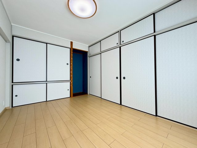 鴨池ハイム6号棟の洋室