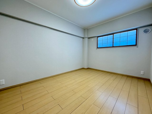 鴨池ハイム6号棟の洋室