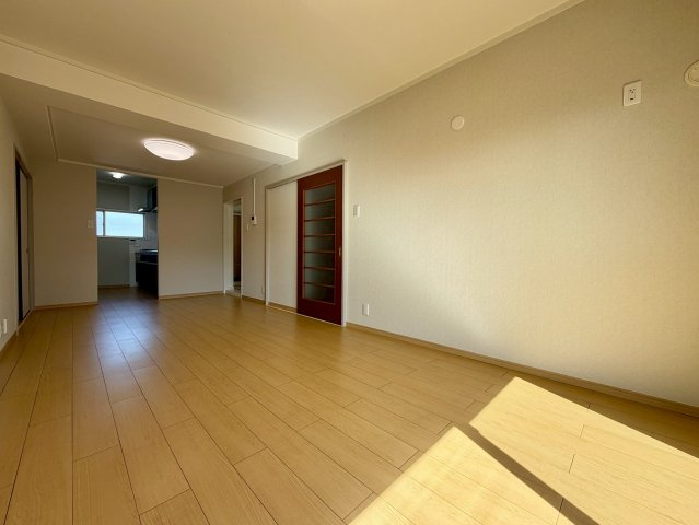 鴨池ハイム6号棟の居間・リビング